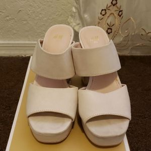 H&M white / cream color pumps